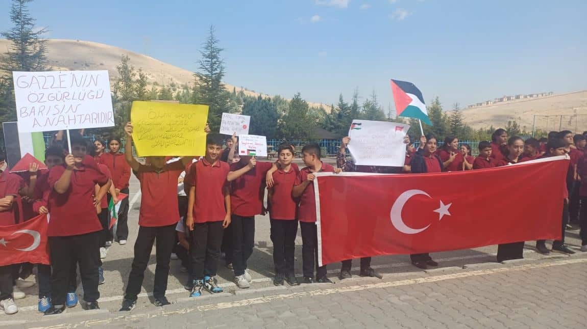 İLK DERSİMİZ GAZZE